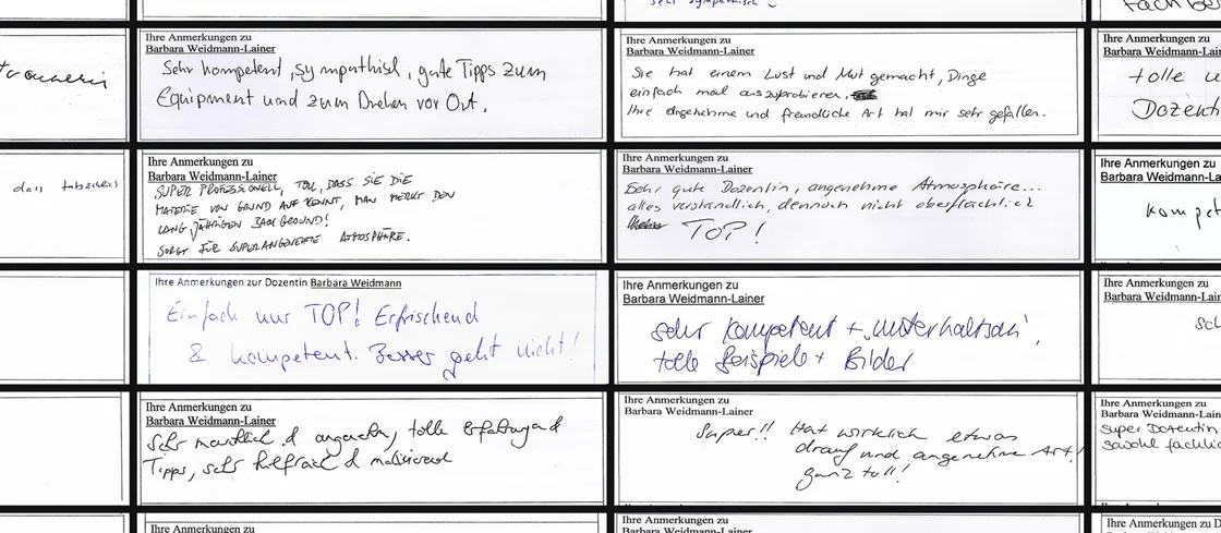 Ausschnitt aus der Feedbackwand mit handschriftlichen Anmerkungen von Teilnehmenden